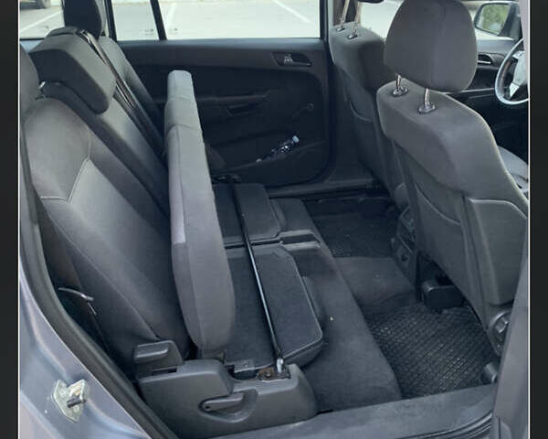 Серый Опель Зафира, объемом двигателя 1.6 л и пробегом 202 тыс. км за 6200 $, фото 6 на Automoto.ua