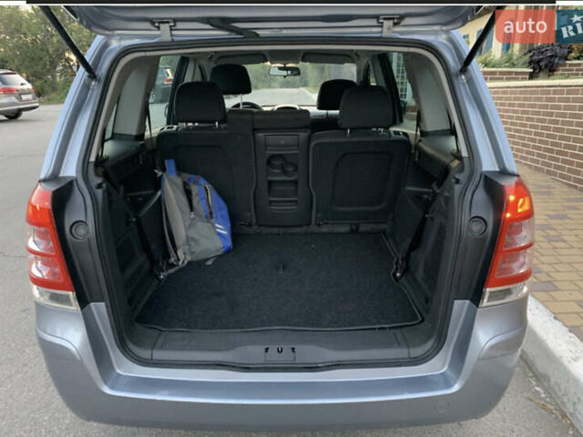 Серый Опель Зафира, объемом двигателя 1.6 л и пробегом 202 тыс. км за 6200 $, фото 5 на Automoto.ua