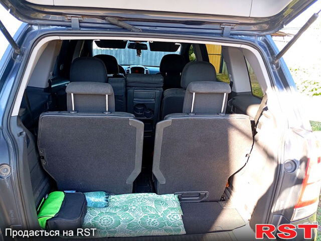 Серый Опель Зафира, объемом двигателя 1.7 л и пробегом 238 тыс. км за 7000 $, фото 9 на Automoto.ua