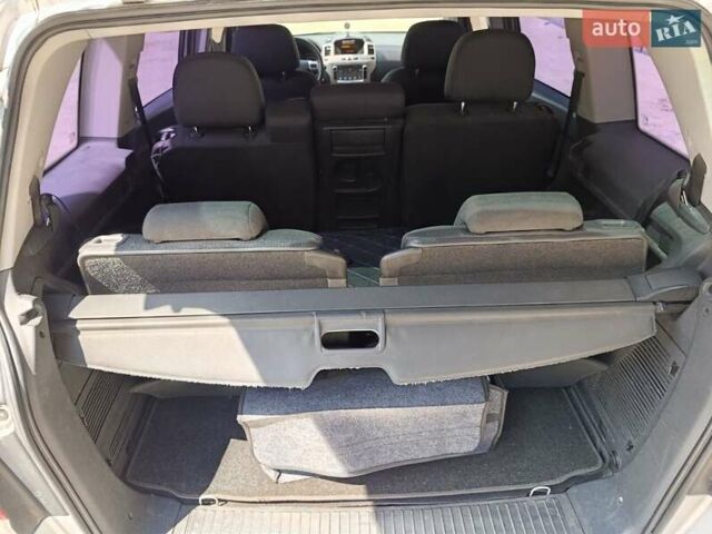 Серый Опель Зафира, объемом двигателя 1.6 л и пробегом 275 тыс. км за 6500 $, фото 12 на Automoto.ua