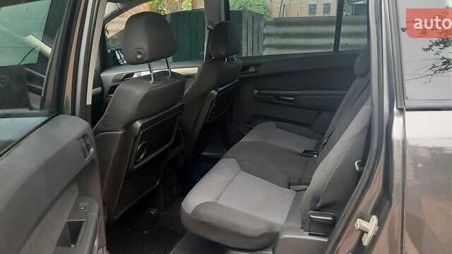 Серый Опель Зафира, объемом двигателя 1.7 л и пробегом 190 тыс. км за 5900 $, фото 13 на Automoto.ua