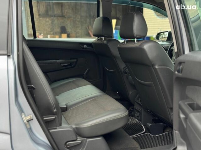 Серый Опель Зафира, объемом двигателя 1.9 л и пробегом 345 тыс. км за 6590 $, фото 38 на Automoto.ua