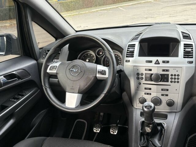 Опель Зафира 2008 в Кривом Роге на Automoto.ua Серый Опель Зафира, объемом двигателя 2.2 л и пробегом 194 тыс. км за 6499 $, фото 14 на Automoto.ua