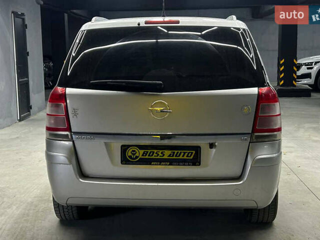 Серый Опель Зафира, объемом двигателя 1.8 л и пробегом 263 тыс. км за 6500 $, фото 4 на Automoto.ua