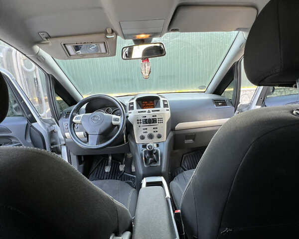 Сірий Опель Зафіра, об'ємом двигуна 1.9 л та пробігом 300 тис. км за 5900 $, фото 13 на Automoto.ua