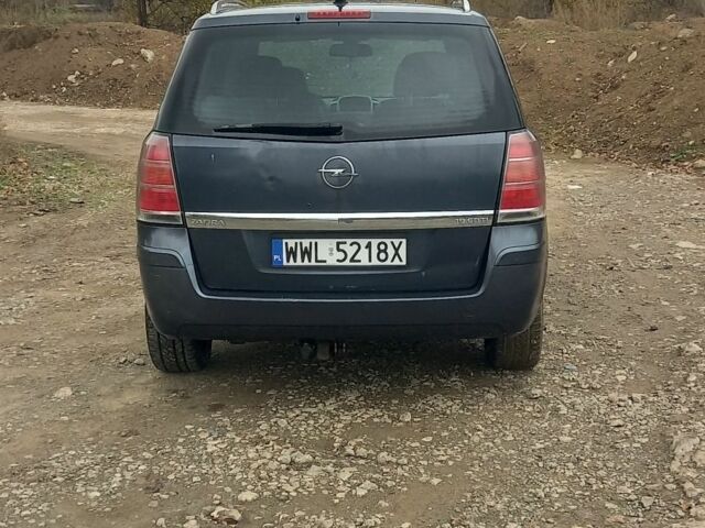 Серый Опель Зафира, объемом двигателя 2 л и пробегом 330 тыс. км за 3300 $, фото 3 на Automoto.ua