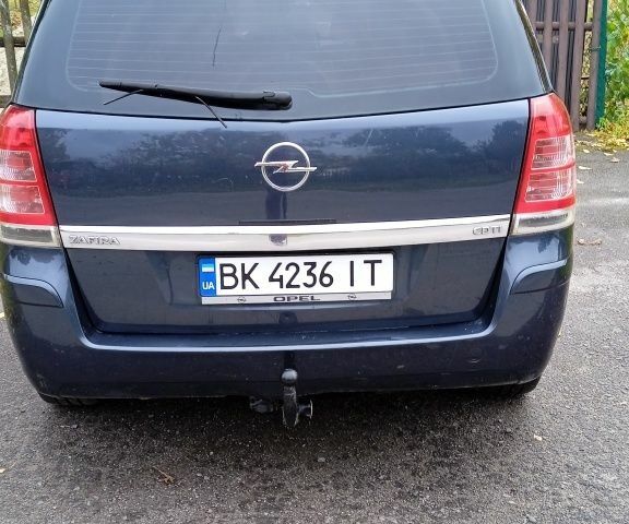 Опель Зафира 2008 в Дубно на Automoto.ua Серый Опель Зафира, объемом двигателя 1.7 л и пробегом 217 тыс. км за 4999 $, фото 5 на Automoto.ua