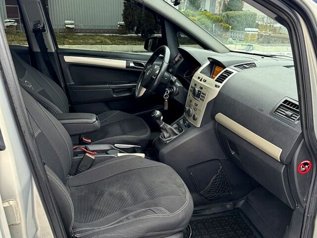 Серый Опель Зафира, объемом двигателя 1.8 л и пробегом 226 тыс. км за 4450 $, фото 12 на Automoto.ua