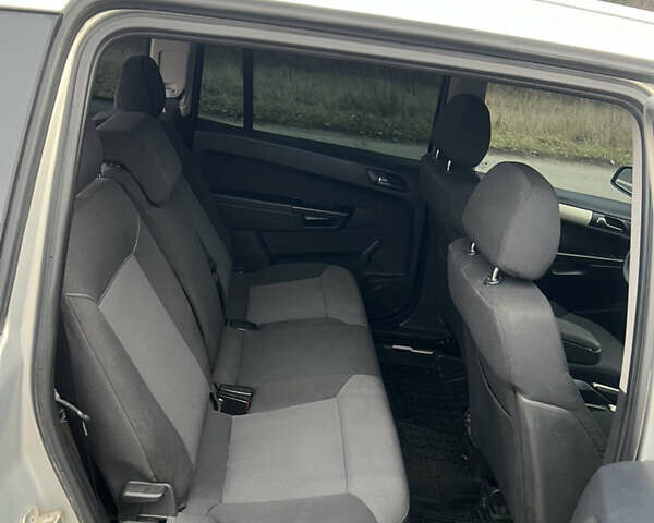 Серый Опель Зафира, объемом двигателя 1.7 л и пробегом 232 тыс. км за 6600 $, фото 20 на Automoto.ua