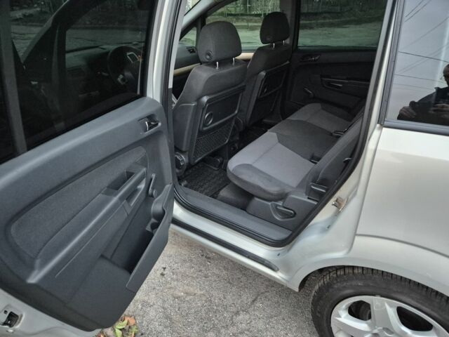 Сірий Опель Зафіра, об'ємом двигуна 1.6 л та пробігом 9 тис. км за 5800 $, фото 5 на Automoto.ua