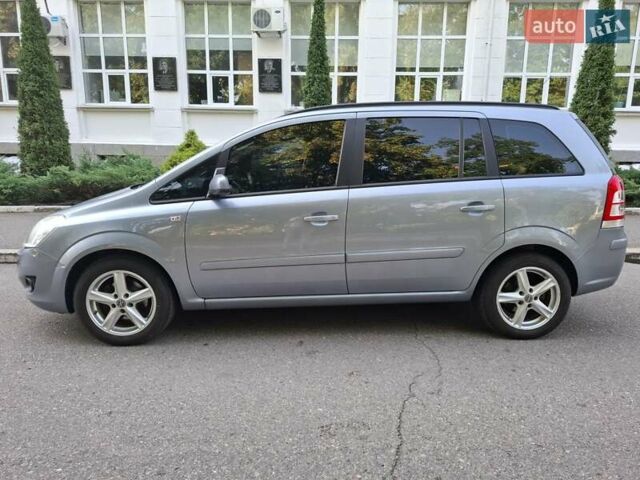 Серый Опель Зафира, объемом двигателя 1.6 л и пробегом 197 тыс. км за 6600 $, фото 8 на Automoto.ua