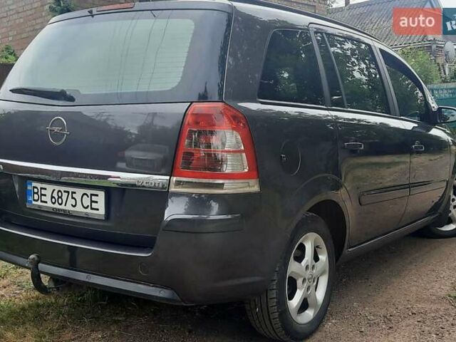 Серый Опель Зафира, объемом двигателя 1.7 л и пробегом 190 тыс. км за 5900 $, фото 2 на Automoto.ua