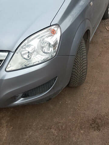 Серый Опель Зафира, объемом двигателя 1.6 л и пробегом 202 тыс. км за 6200 $, фото 11 на Automoto.ua