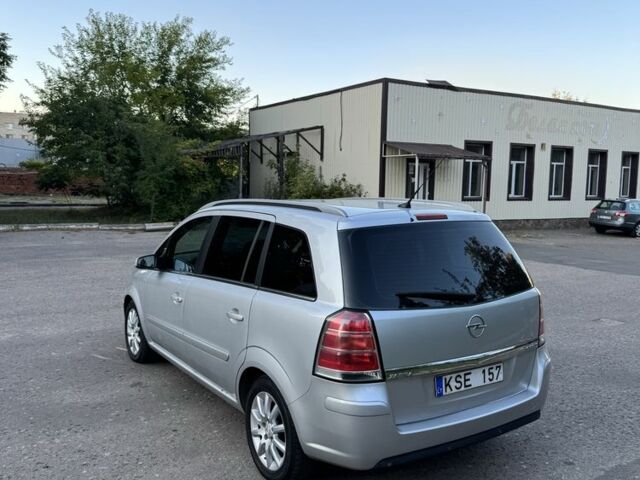 Серый Опель Зафира, объемом двигателя 1.9 л и пробегом 250 тыс. км за 3350 $, фото 6 на Automoto.ua