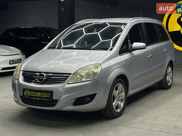 Серый Опель Зафира, объемом двигателя 1.8 л и пробегом 263 тыс. км за 6500 $, фото 2 на Automoto.ua