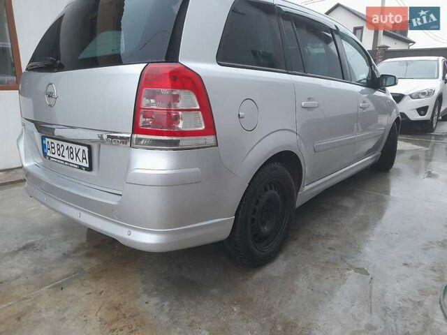 Серый Опель Зафира, объемом двигателя 1.9 л и пробегом 40 тыс. км за 5800 $, фото 5 на Automoto.ua