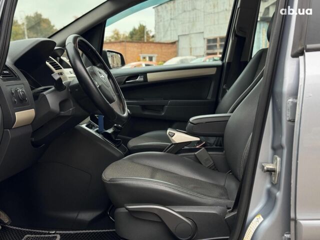 Серый Опель Зафира, объемом двигателя 1.9 л и пробегом 345 тыс. км за 6590 $, фото 19 на Automoto.ua