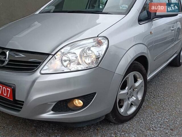 Опель Зафира 2008 в Дубно на Automoto.ua Серый Опель Зафира, объемом двигателя 1.6 л и пробегом 181 тыс. км за 5450 $, фото 1 на Automoto.ua