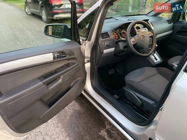 Серый Опель Зафира, объемом двигателя 1.9 л и пробегом 265 тыс. км за 7300 $, фото 6 на Automoto.ua
