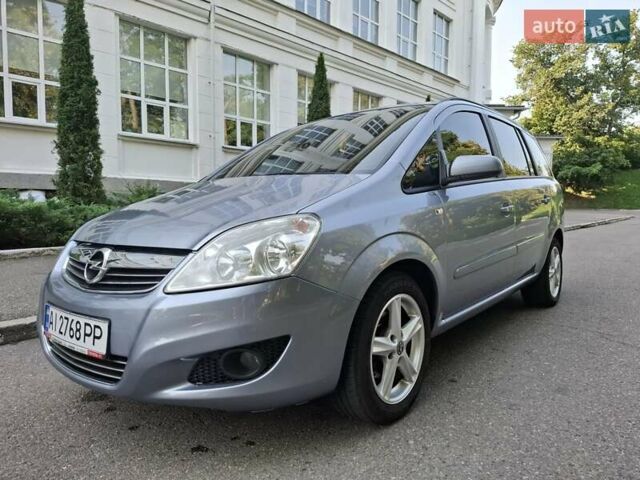 Серый Опель Зафира, объемом двигателя 1.6 л и пробегом 197 тыс. км за 6600 $, фото 7 на Automoto.ua