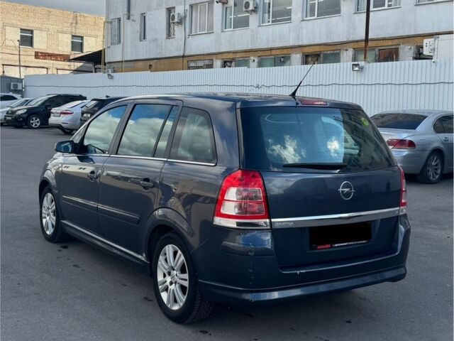 Серый Опель Зафира, объемом двигателя 1.6 л и пробегом 200 тыс. км за 2800 $, фото 7 на Automoto.ua