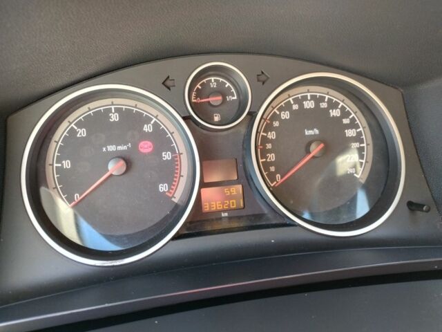 Серый Опель Зафира, объемом двигателя 1.9 л и пробегом 336 тыс. км за 6300 $, фото 7 на Automoto.ua