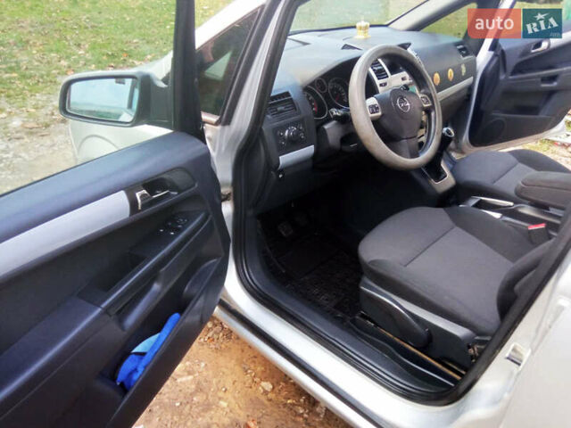 Опель Зафира 2008 в Черновцах на Automoto.ua Серый Опель Зафира, объемом двигателя 1.8 л и пробегом 263 тыс. км за 6082 $, фото 18 на Automoto.ua