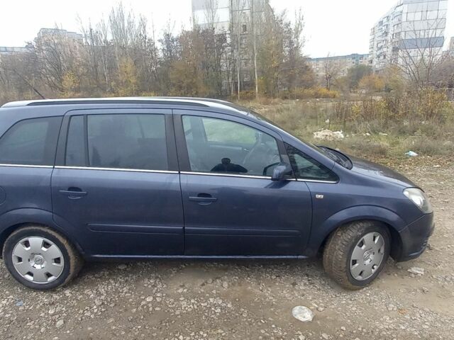 Серый Опель Зафира, объемом двигателя 2 л и пробегом 330 тыс. км за 3300 $, фото 2 на Automoto.ua