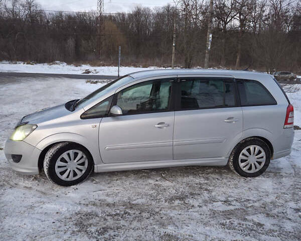 Серый Опель Зафира, объемом двигателя 1.91 л и пробегом 300 тыс. км за 5800 $, фото 11 на Automoto.ua