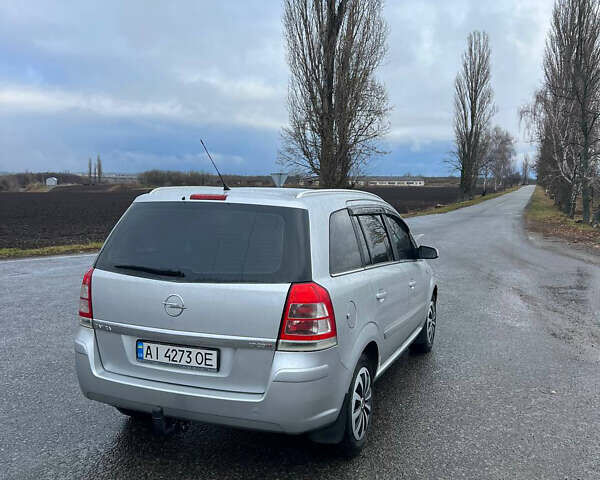 Серый Опель Зафира, объемом двигателя 1.69 л и пробегом 300 тыс. км за 6000 $, фото 5 на Automoto.ua