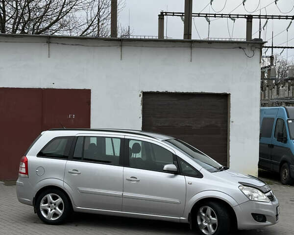Серый Опель Зафира, объемом двигателя 1.91 л и пробегом 293 тыс. км за 6499 $, фото 3 на Automoto.ua