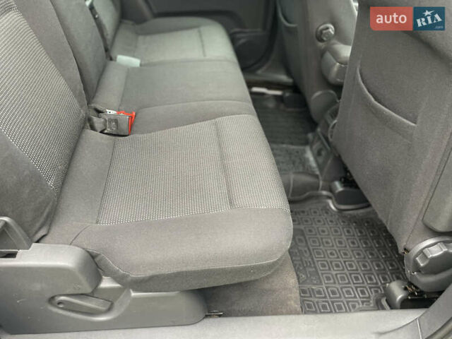 Серый Опель Зафира, объемом двигателя 1.9 л и пробегом 270 тыс. км за 5800 $, фото 11 на Automoto.ua