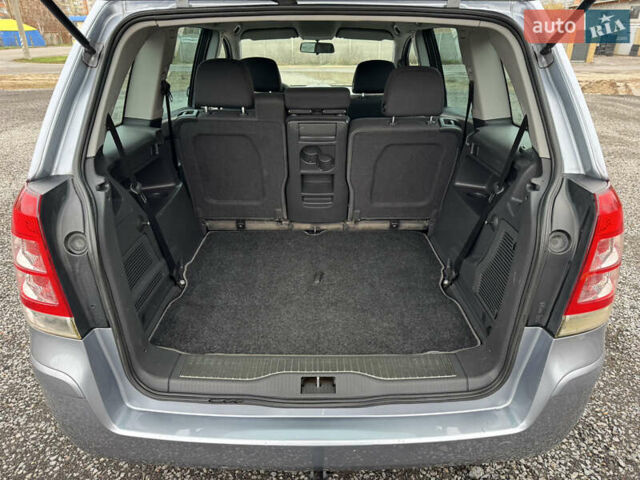 Серый Опель Зафира, объемом двигателя 1.91 л и пробегом 176 тыс. км за 6500 $, фото 18 на Automoto.ua