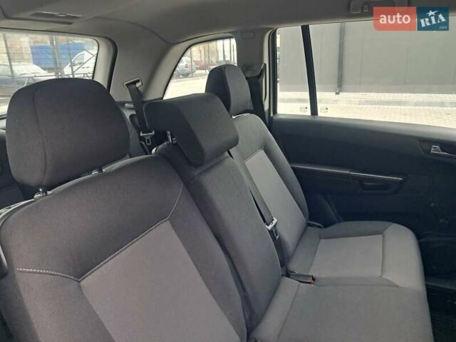 Серый Опель Зафира, объемом двигателя 1.8 л и пробегом 218 тыс. км за 5850 $, фото 55 на Automoto.ua