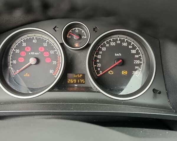 Серый Опель Зафира, объемом двигателя 1.8 л и пробегом 268 тыс. км за 5550 $, фото 14 на Automoto.ua