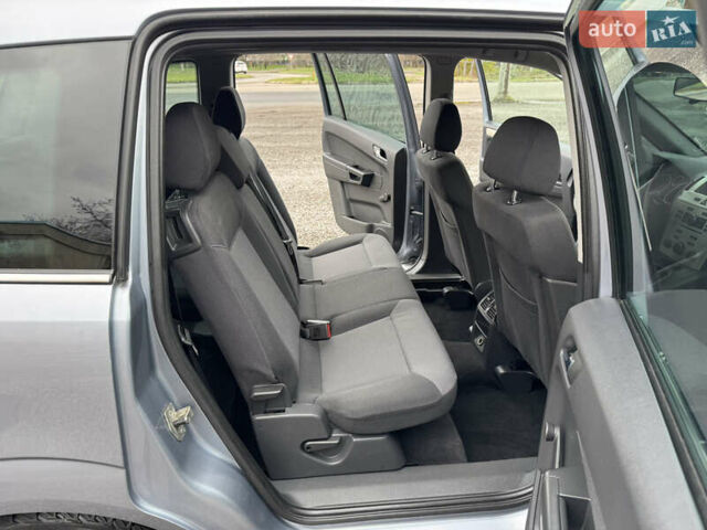 Серый Опель Зафира, объемом двигателя 1.91 л и пробегом 176 тыс. км за 6500 $, фото 39 на Automoto.ua