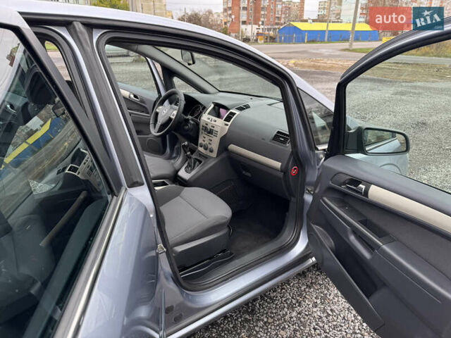 Серый Опель Зафира, объемом двигателя 1.91 л и пробегом 176 тыс. км за 6500 $, фото 31 на Automoto.ua