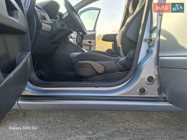 Сірий Опель Зафіра, об'ємом двигуна 1.6 л та пробігом 210 тис. км за 5500 $, фото 10 на Automoto.ua