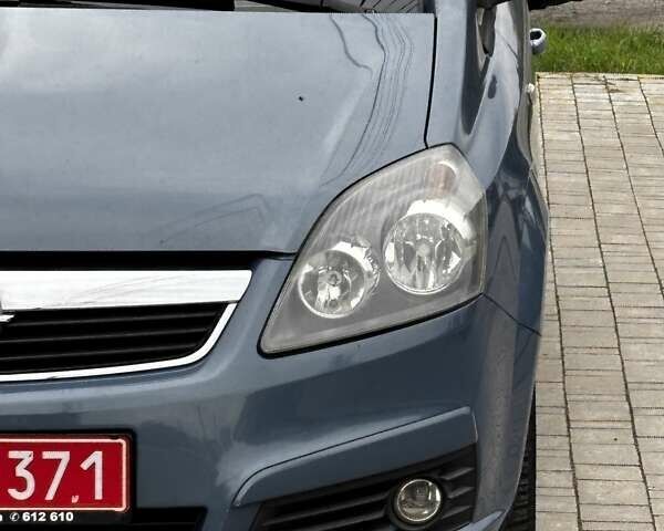 Серый Опель Зафира, объемом двигателя 1.6 л и пробегом 149 тыс. км за 5750 $, фото 7 на Automoto.ua