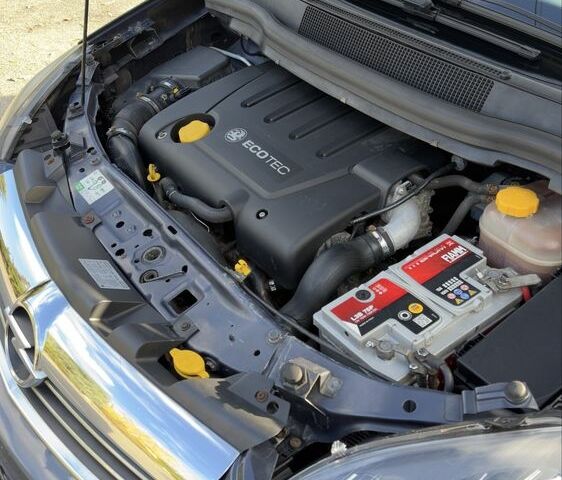 Серый Опель Зафира, объемом двигателя 1.9 л и пробегом 298 тыс. км за 3290 $, фото 12 на Automoto.ua