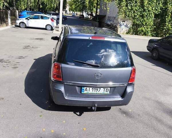 Серый Опель Зафира, объемом двигателя 1.8 л и пробегом 270 тыс. км за 5000 $, фото 3 на Automoto.ua
