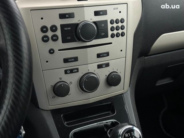 Серый Опель Зафира, объемом двигателя 1.9 л и пробегом 345 тыс. км за 6590 $, фото 22 на Automoto.ua