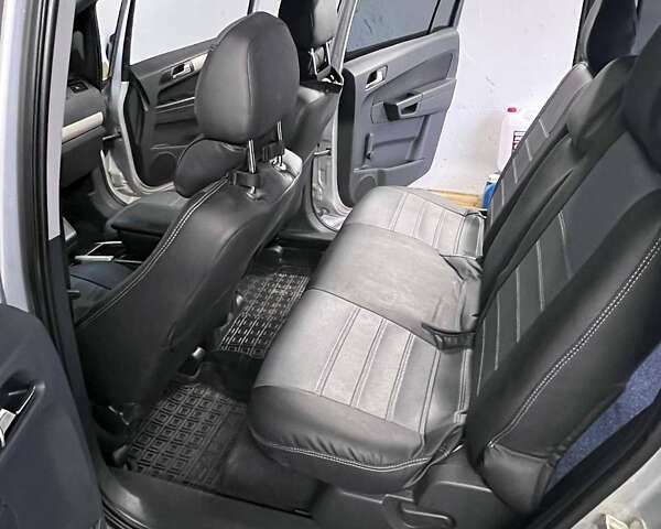 Серый Опель Зафира, объемом двигателя 1.8 л и пробегом 199 тыс. км за 5490 $, фото 7 на Automoto.ua