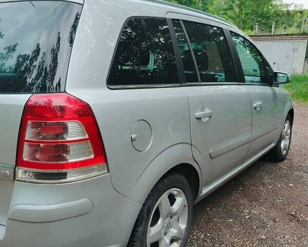 Сірий Опель Зафіра, об'ємом двигуна 1.8 л та пробігом 235 тис. км за 6400 $, фото 13 на Automoto.ua