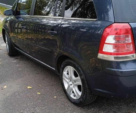 Опель Зафира 2008 в Дубно на Automoto.ua Серый Опель Зафира, объемом двигателя 1.7 л и пробегом 217 тыс. км за 4999 $, фото 6 на Automoto.ua