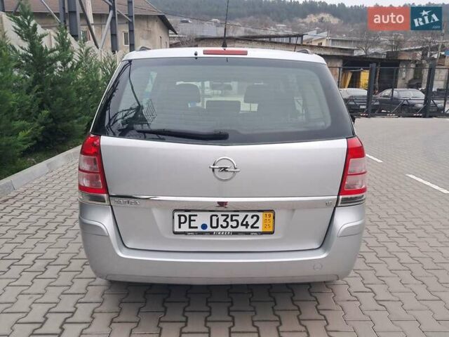 Серый Опель Зафира, объемом двигателя 1.8 л и пробегом 218 тыс. км за 5850 $, фото 12 на Automoto.ua