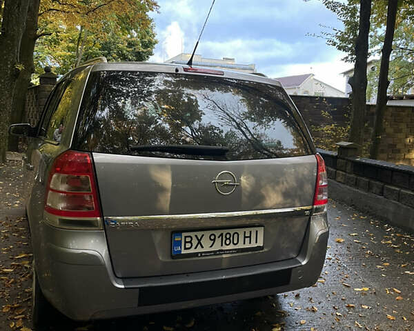 Серый Опель Зафира, объемом двигателя 1.8 л и пробегом 188 тыс. км за 5600 $, фото 8 на Automoto.ua