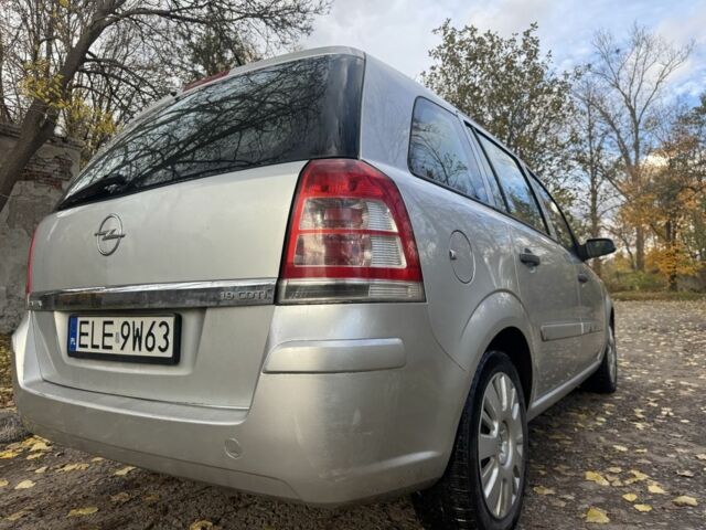 Опель Зафира 2008 в Харькове на Automoto.ua Серый Опель Зафира, объемом двигателя 1.9 л и пробегом 282 тыс. км за 2850 $, фото 5 на Automoto.ua