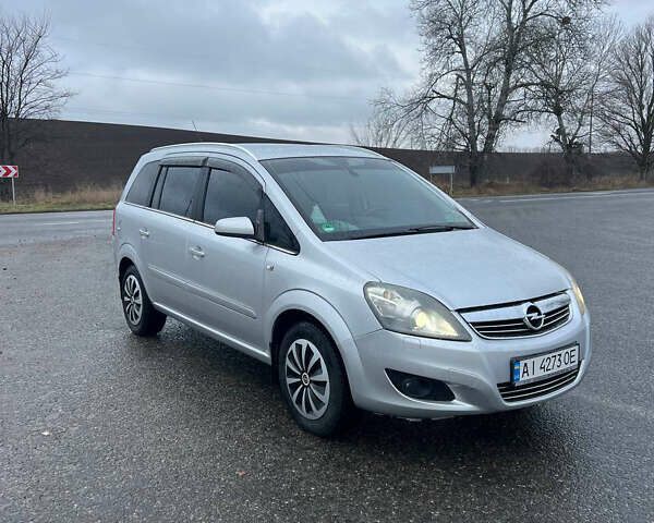 Серый Опель Зафира, объемом двигателя 1.69 л и пробегом 300 тыс. км за 6000 $, фото 2 на Automoto.ua