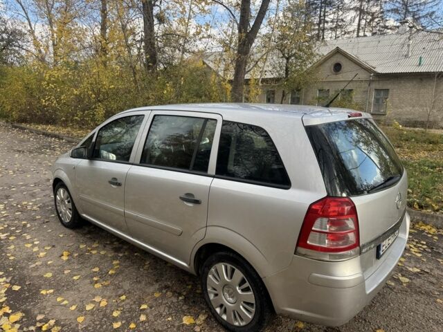 Опель Зафира 2008 в Харькове на Automoto.ua Серый Опель Зафира, объемом двигателя 1.9 л и пробегом 282 тыс. км за 2850 $, фото 9 на Automoto.ua